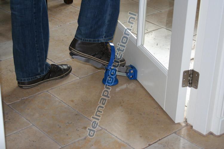 Türheber Schwenkbar 360° – Plattenheber Für Schwere Türen, Max. 100 Kg Tragkraft, Hubhöhe 4–70 Mm, Kompakte Maße 310x75 Mm, Ideal Für Den Tür-Einbau