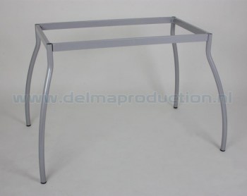 Tafel-met-design-poten-en-kader-web.jpg